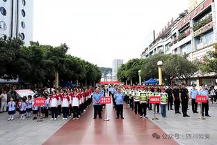 拜仁晒数据祝格雷罗生日快乐：抢断成功率56%，场均跑动12.9km